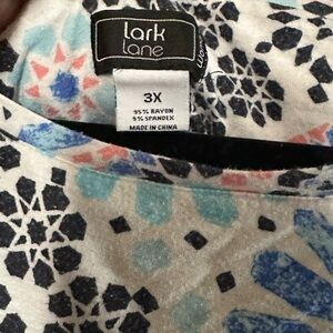 Lark Lane Geometric Print Top - 3X